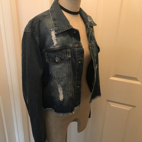 Love Tree NWOT! destructed  cropped denim jacket - Picture 6 of 15